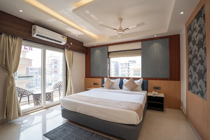 Room 25 of 174