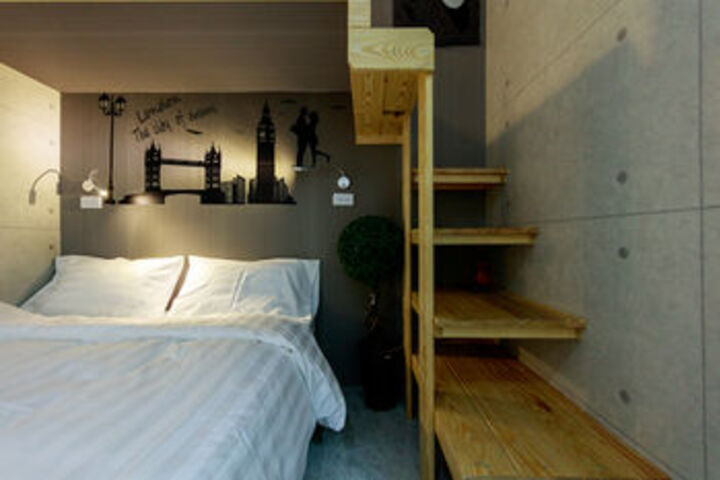Room 15 of 25