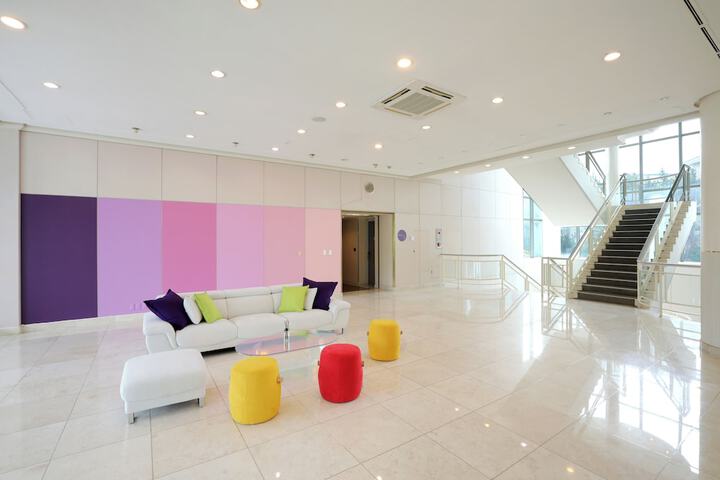Guest Lobby