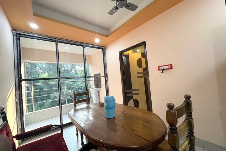 Dining 28 of 35
