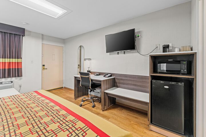 Room 27 of 88