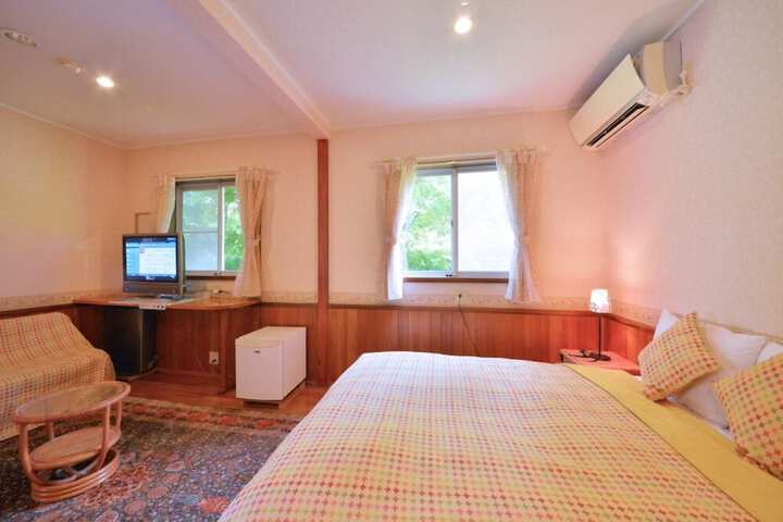 Room 10 of 36