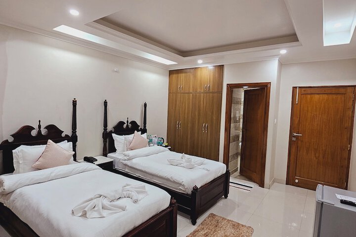 Room 20 of 77