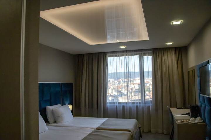 Room 17 of 39