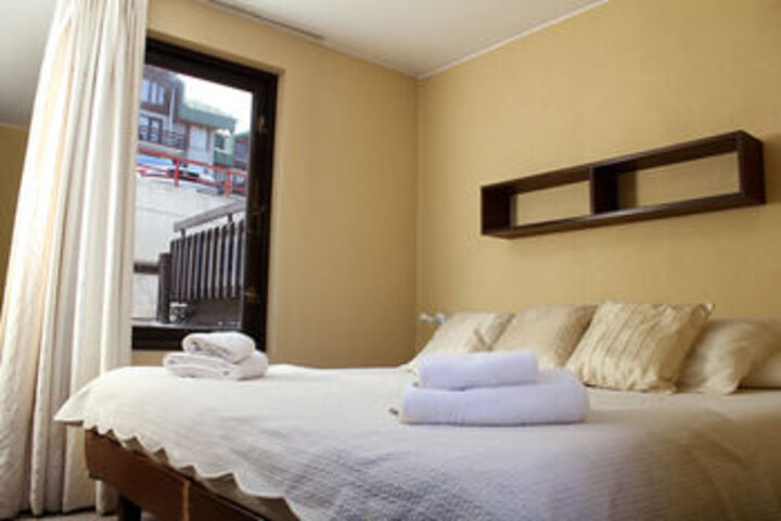 Room 4 of 10