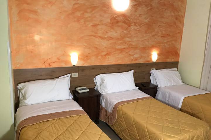 Room 4 of 11