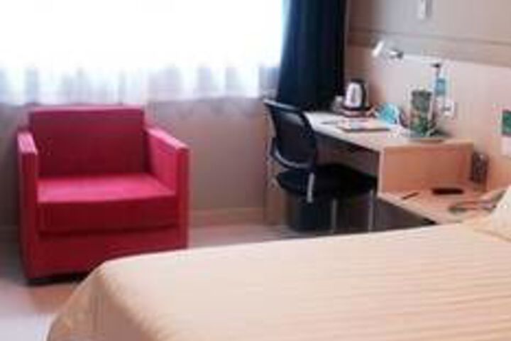 Room 14 of 29