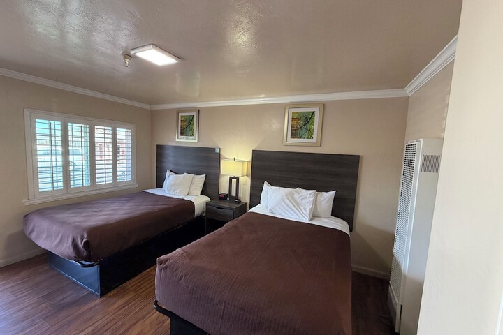 Room 12 of 62