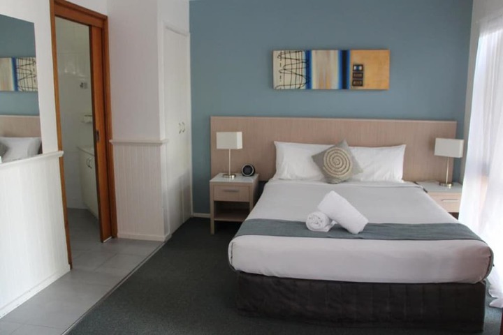 Room 14 of 90