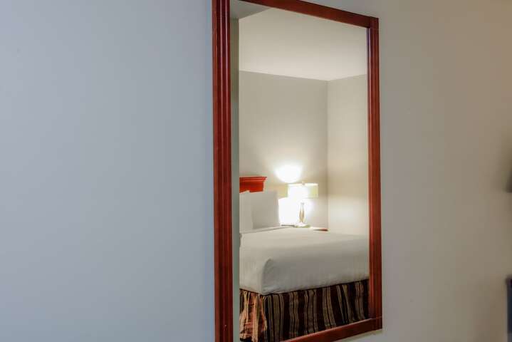 Room 7 of 37