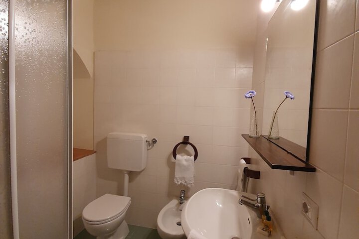 Room 80 of 96
