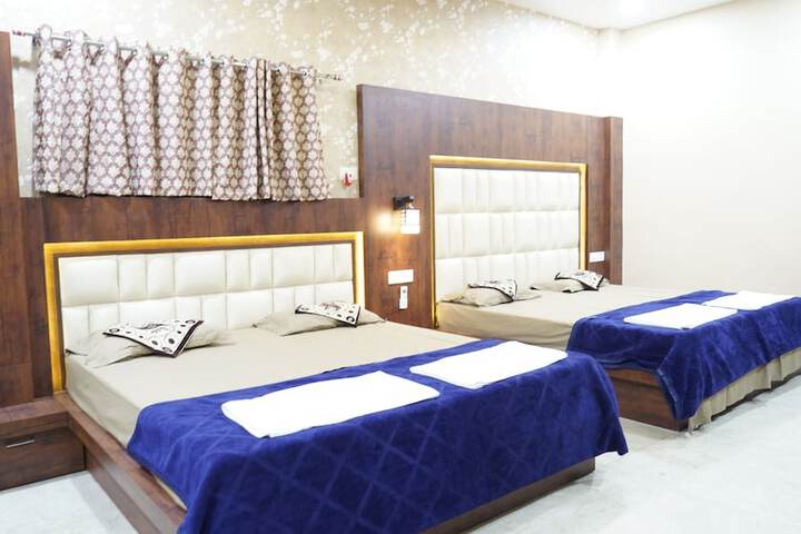Room 5 of 6