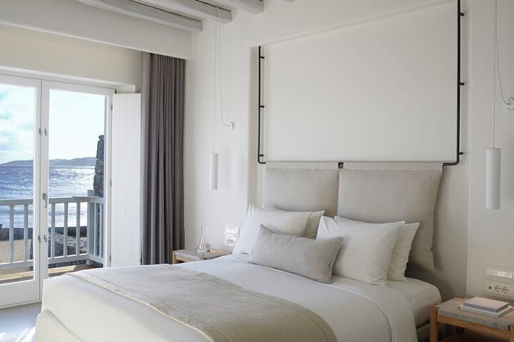Room 34 of 148