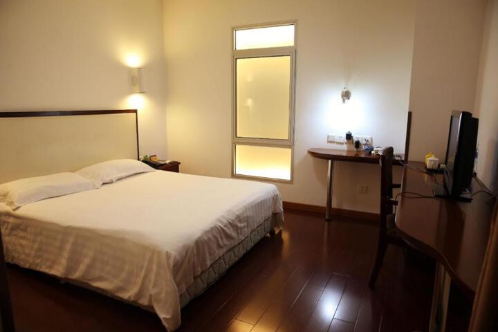 Hamoe Hotel (Shanghai Jinshan Zhujing Wanan Street)