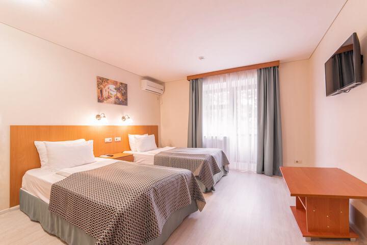 Room 19 of 122