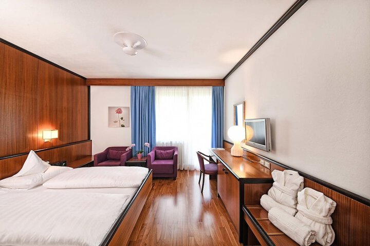 Room 4 of 46