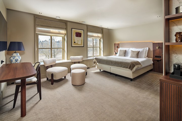Room 6 of 34