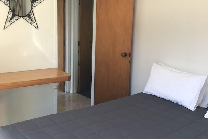 Room 28 of 107