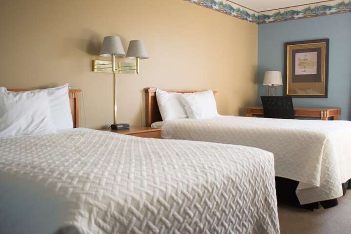 Comfort 2 Queen Beds (15 of 16)