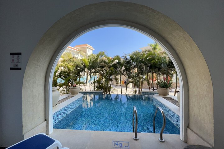 Pool 62 of 120