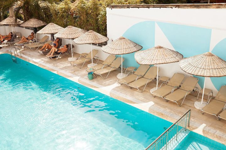 Hotel Pool