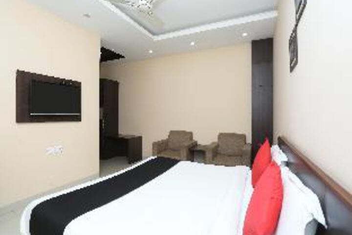 Room 2 of 23