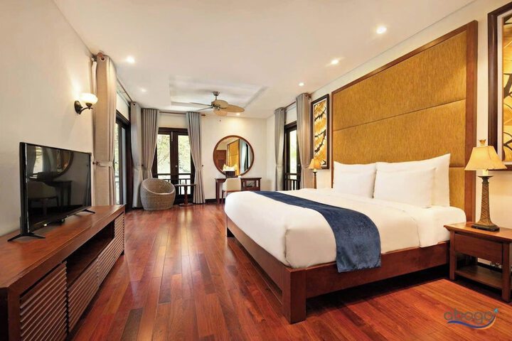Room 26 of 125