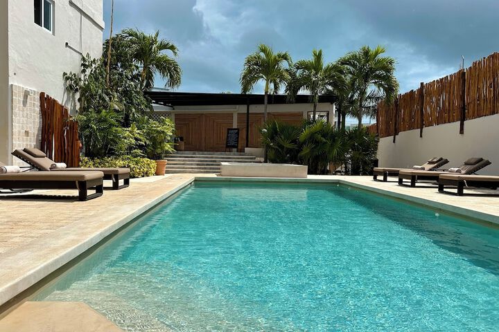 Pool 48 of 60