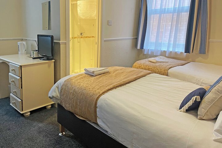 Room 37 of 76