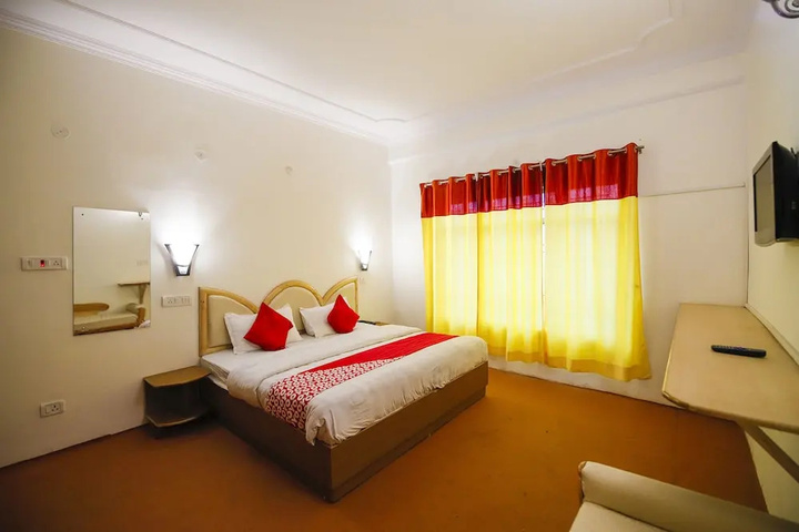 Room 3 of 13