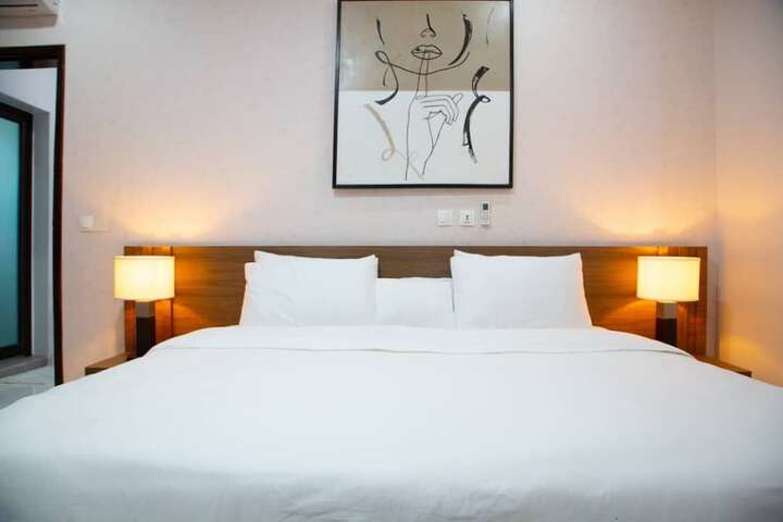 Room 17 of 42