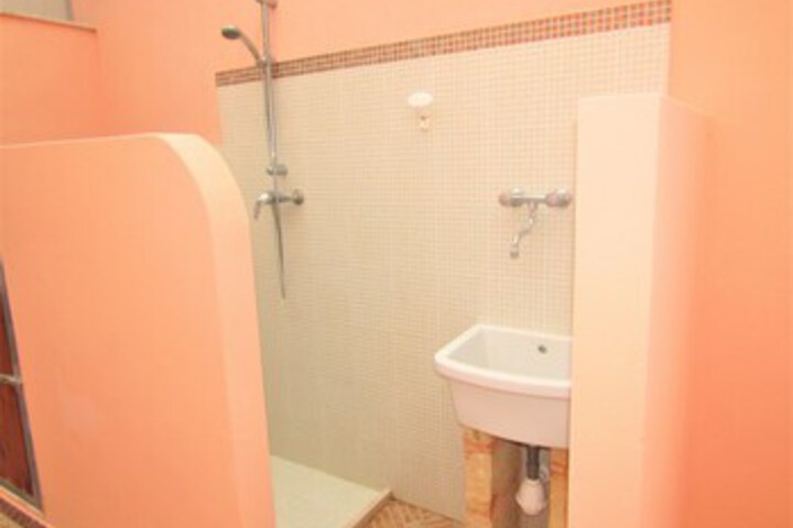 Room 4 of 52