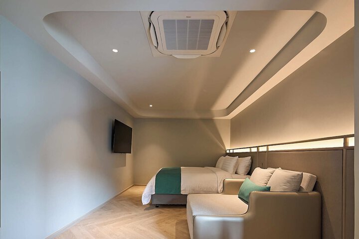 Room 17 of 209