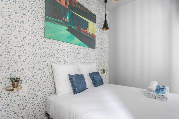 Room 18 of 119