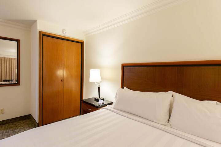 Room 5 of 156