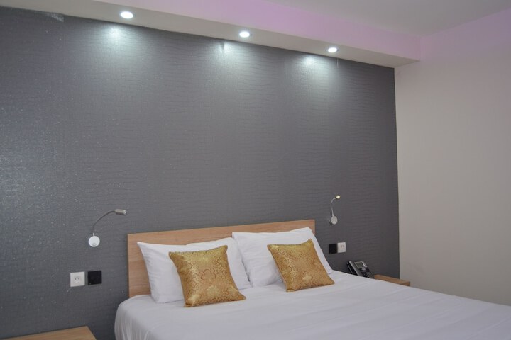 Room 4 of 51