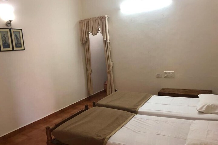Room 7 of 44