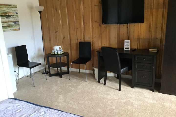 Room 44 of 80