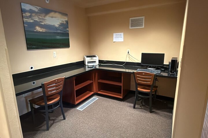 Business Center 21 of 22