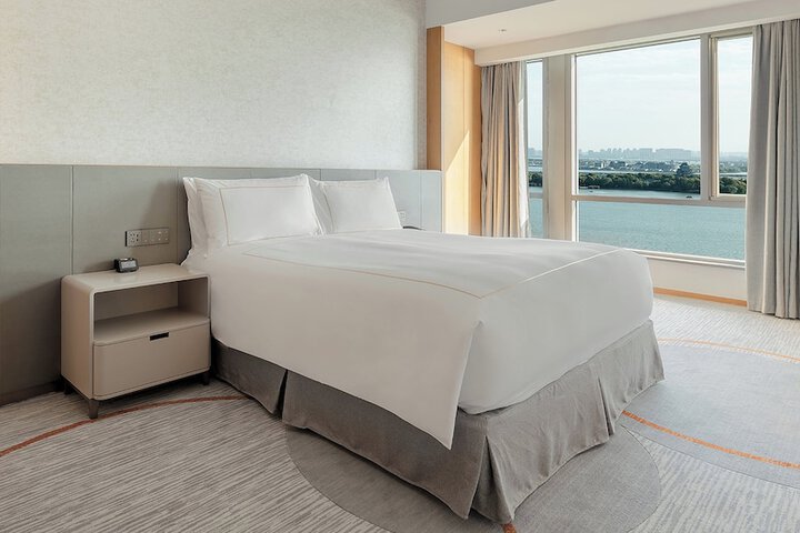 Room 54 of 118