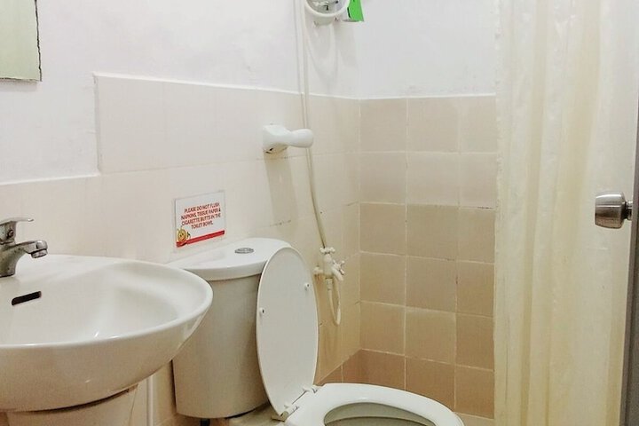 Room 6 of 16