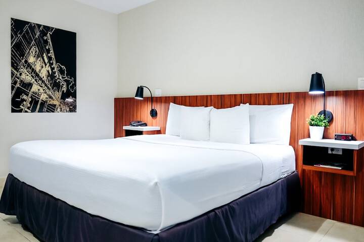Room 6 of 38