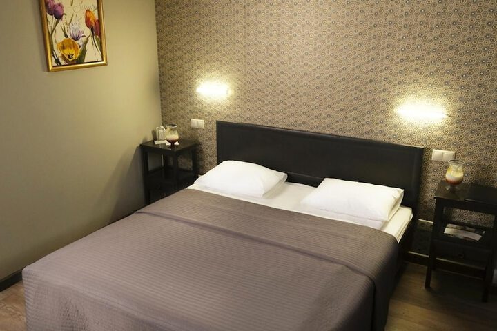Room 27 of 62