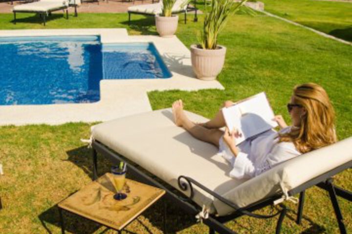 Hotel with Pool