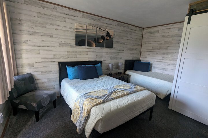 Room 4 of 10