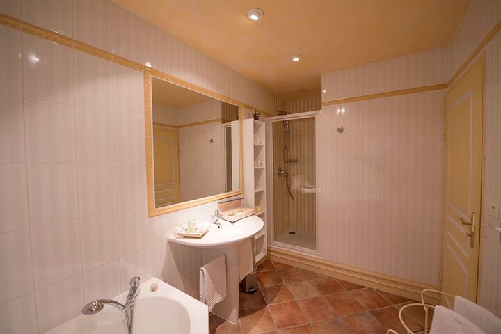 Room 18 of 26