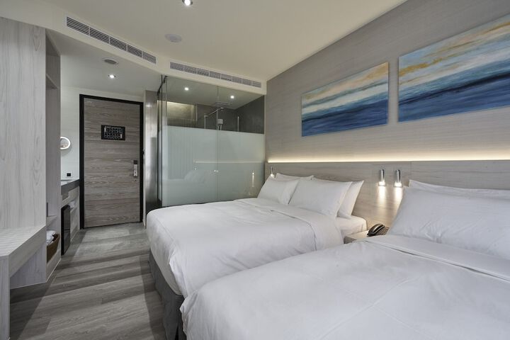 Room 13 of 54
