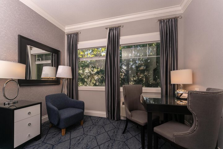 Room 42 of 99