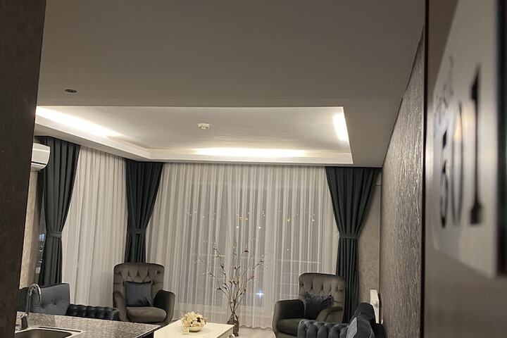 Room 15 of 37