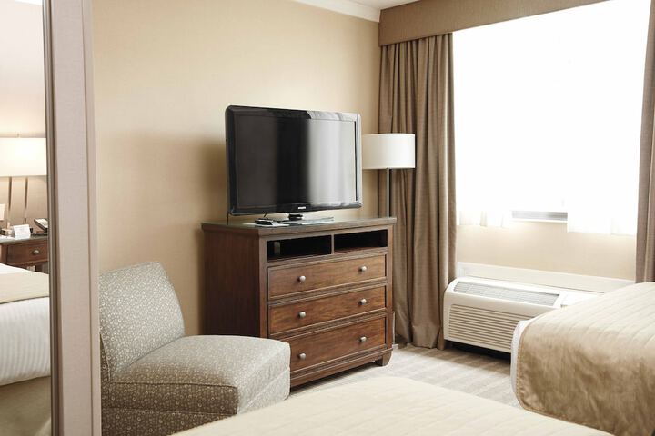 2 Double Beds (9 of 17)